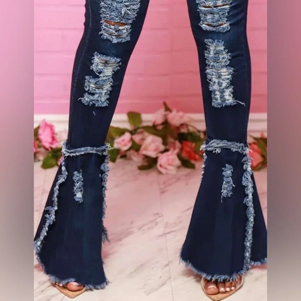 Precious Ripped Jeans 👖💙 - Picture 5 of 8
